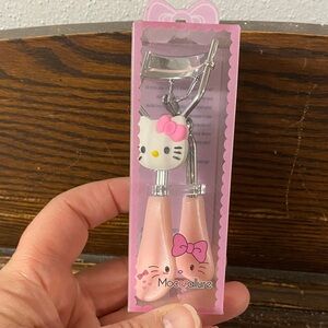 Hello Kitty Eyelash Curler